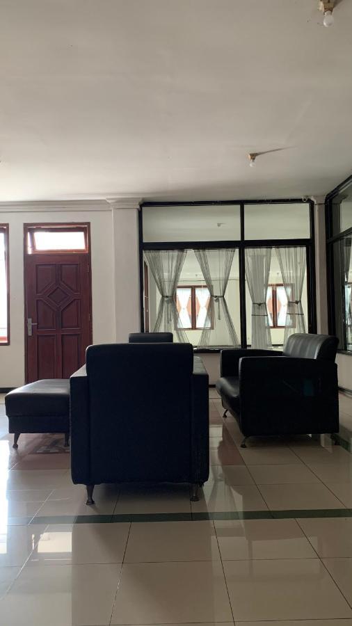 Oyo 93380 Penginapan Mangkoe Barokah Tanah Grogot Exterior photo